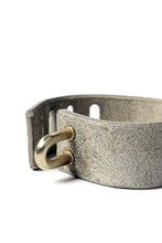 Load image into Gallery viewer, Parts of 4 Restraint Charm Bracelet 30mm (MATT BRASS+NATURAL)