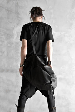 Load image into Gallery viewer, LEON EMANUEL BLANCK DISTORTION WEEKENDER 3WAY BAG / WILD BOAR LEATHER (BLACK)