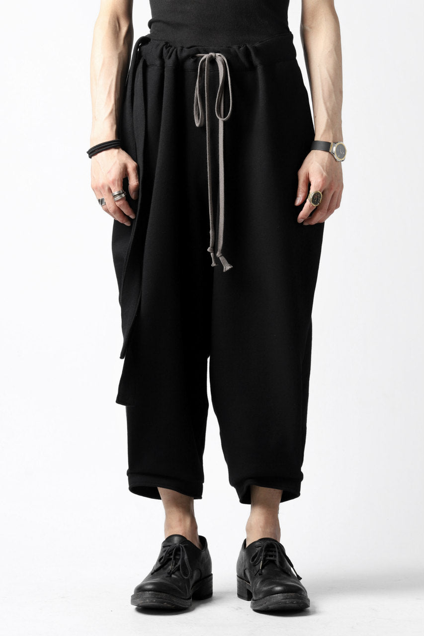 A.F ARTEFACT exclucive TUCKED VOLUME WIDE PANTS / L.WEIGHT SWEAT (BLACK)