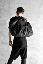 Load image into Gallery viewer, LEON EMANUEL BLANCK DISTORTION WEEKENDER 3WAY BAG / WILD BOAR LEATHER (BLACK)