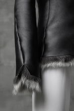 Load image into Gallery viewer, incarnation exclusive SHEEP SHEARLING MOUTON BLOUSON / HIGH NECK ZIP &amp; SPIRAL ARM (BLACK×WHITE)