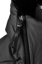 Load image into Gallery viewer, LEON EMANUEL BLANCK DISTORTION CURVED HOODED COAT / CLIMASHIELD PADDED (BLACK)