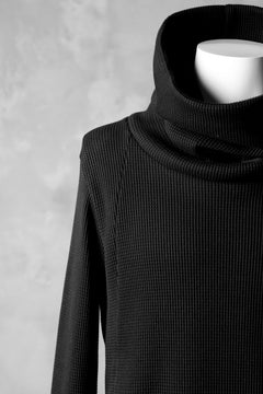 Load image into Gallery viewer, A.F ARTEFACT exclusive DUSTY WAFFLE DRAPED HIGH NECK TOPS (BLACK)