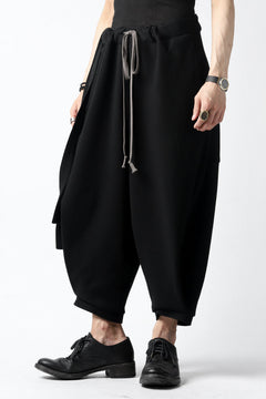 画像をギャラリービューアに読み込む, A.F ARTEFACT exclucive TUCKED VOLUME WIDE PANTS / L.WEIGHT SWEAT (BLACK)