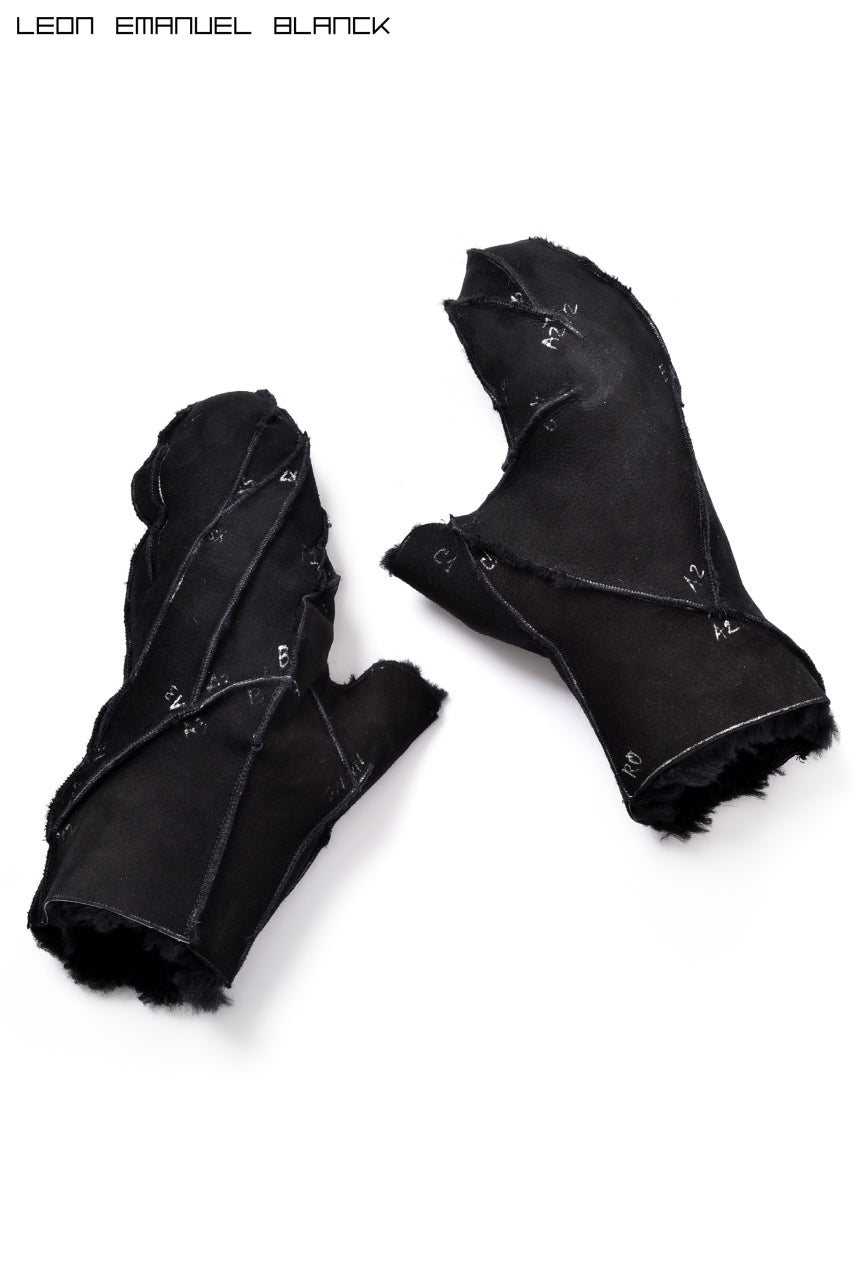 Load image into Gallery viewer, LEON EMANUEL BLANCK exclusive DISTORTION MITTEN GLOVES / CURLY MERINO SHEARLING (BLACK)