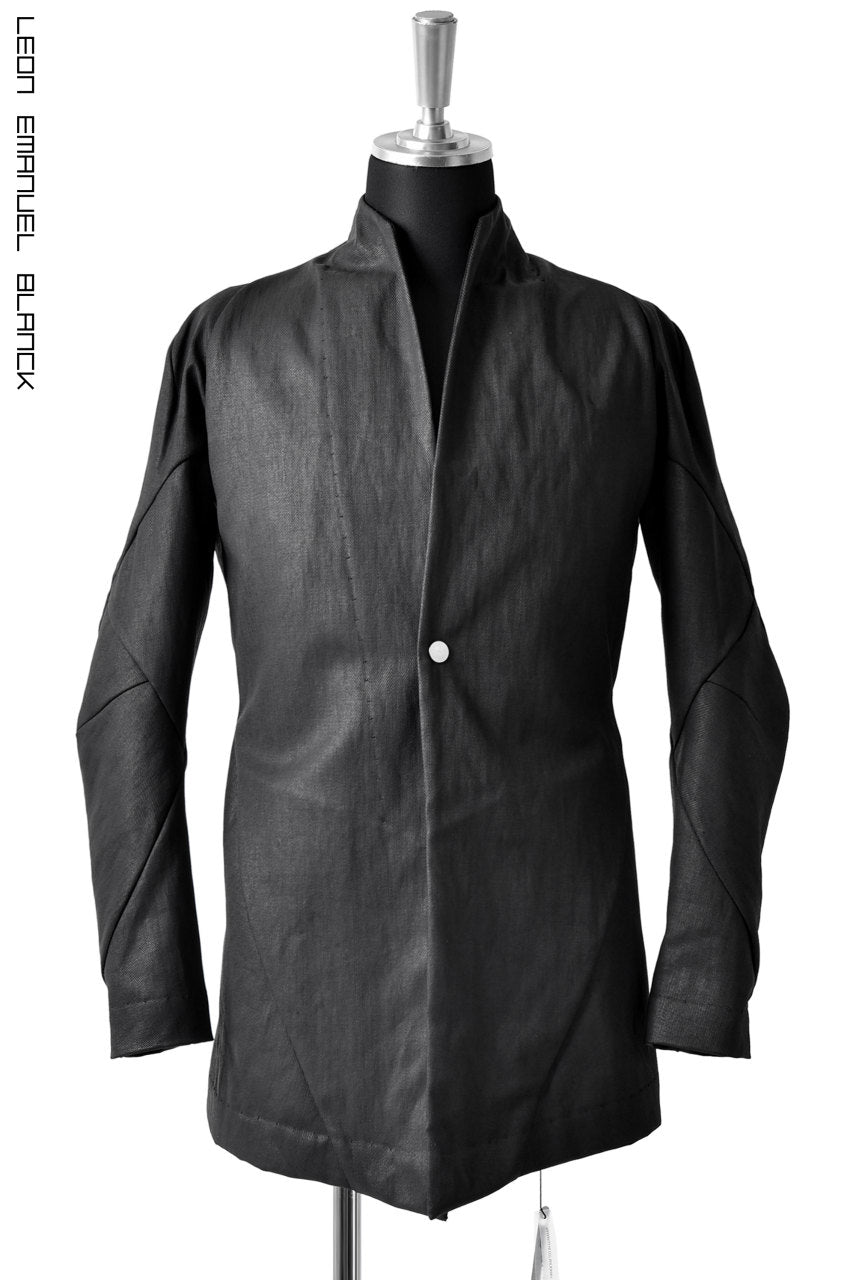 LEON EMANUEL BLANCK FORCED SHORT BLAZER JACKET with LAPEL / PLAIN STITCH / RESINATED CL-TWILL (BLACK)