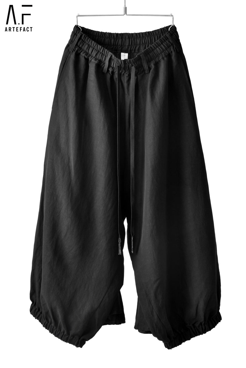 A.F ARTEFACT BACK FLARE WIDE PANTS