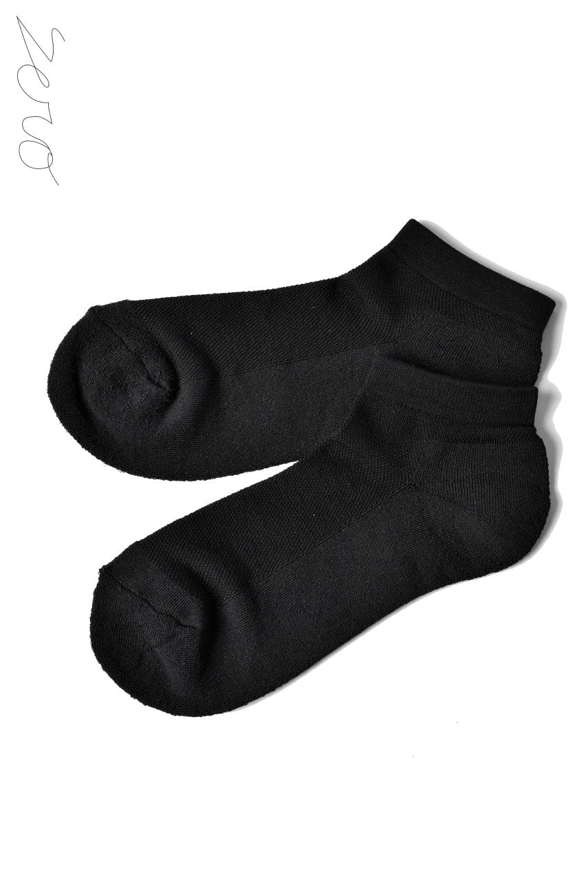 Load image into Gallery viewer, ZERO Silk &amp; Japanesepaper Deodorize Sneaker Socks - Black