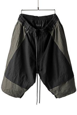 A.F ARTEFACT COMPOSITE PANEL SHORT PANTS / BLEND FABRICS (BLACK x KHAKI)