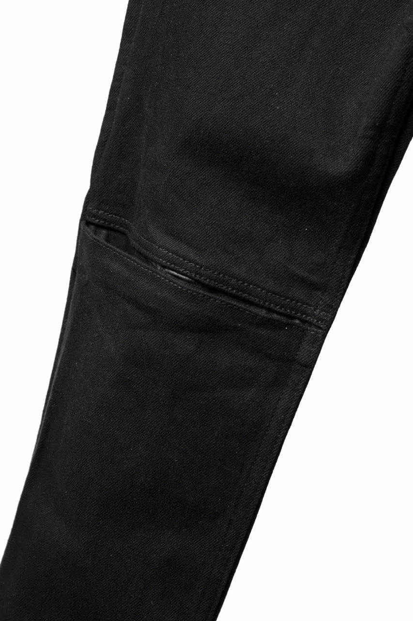 ISAMU KATAYAMA BACKLASH BLACK LEATHER KNEE PADS SLIM PANTS / "京都紋付 - 漆黒染" 13oz STRETCH DENIM (BLACK)