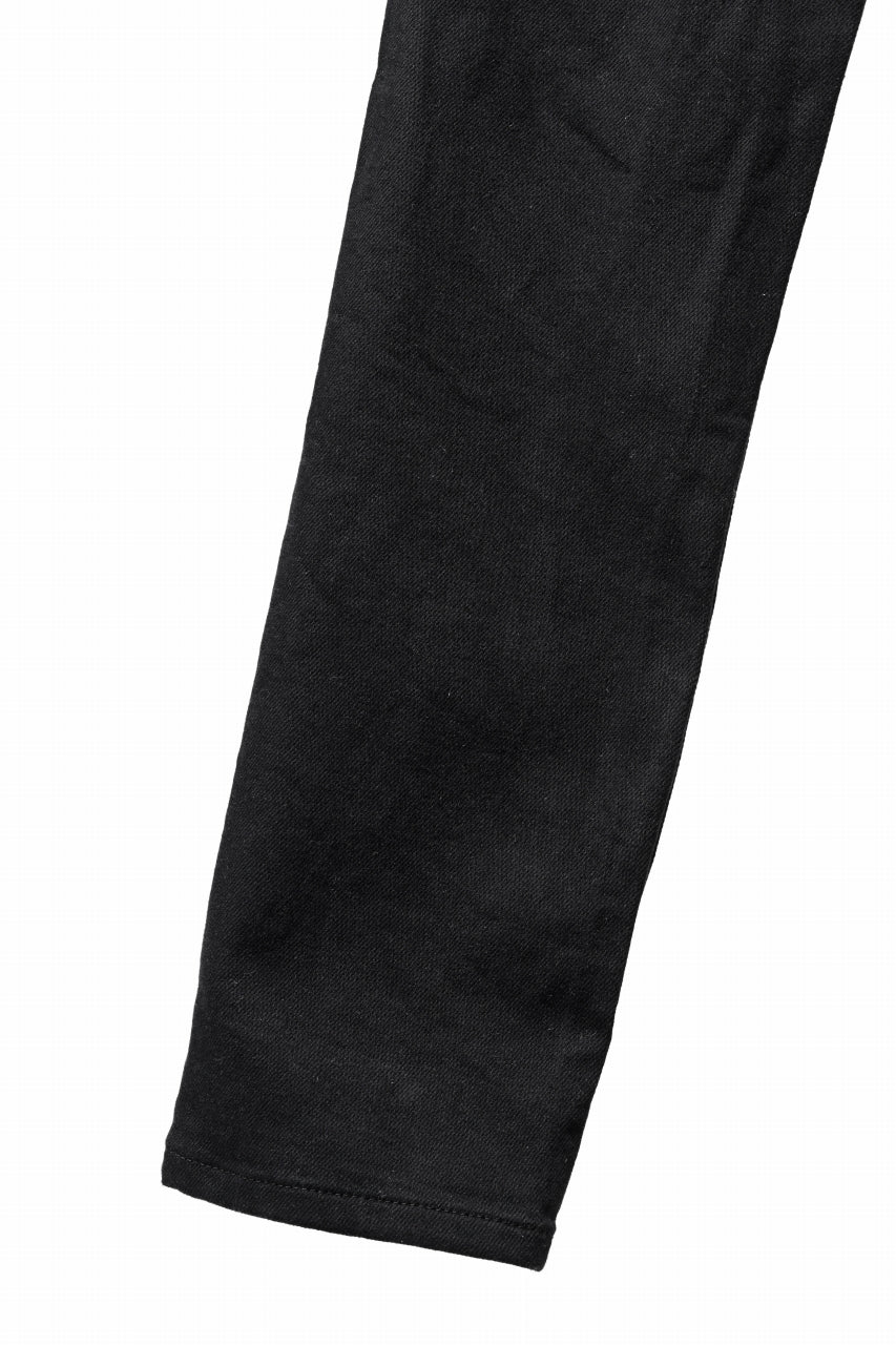 ISAMU KATAYAMA BACKLASH BLACK LEATHER KNEE PADS SLIM PANTS / "京都紋付 - 漆黒染" 13oz STRETCH DENIM (BLACK)