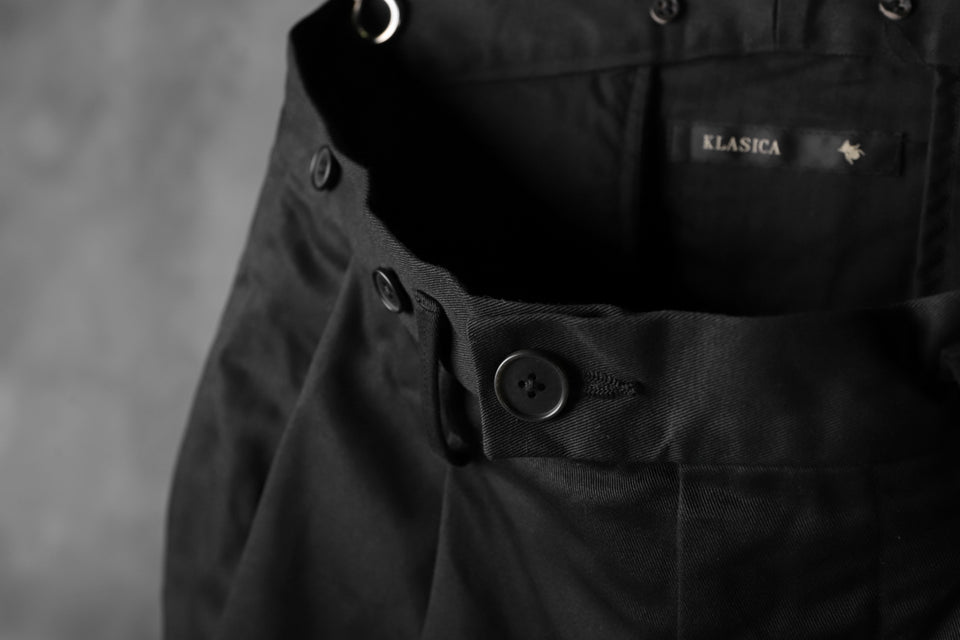 画像をギャラリービューアに読み込む, KLASICA GRIOTTE 2 TUCKED WIDE TROUSERS / CHINO CLOTH (BLACK)