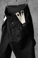 Load image into Gallery viewer, KLASICA MORROW HIGH RISE 3 TUCKED TAPERED TROUSERS / CHINO CLOTH (BLACK)