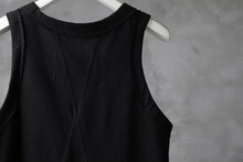 Load image into Gallery viewer, KLASICA SUD X CUT TANK TOP / DRY TWILL JERSEY (BLACK)