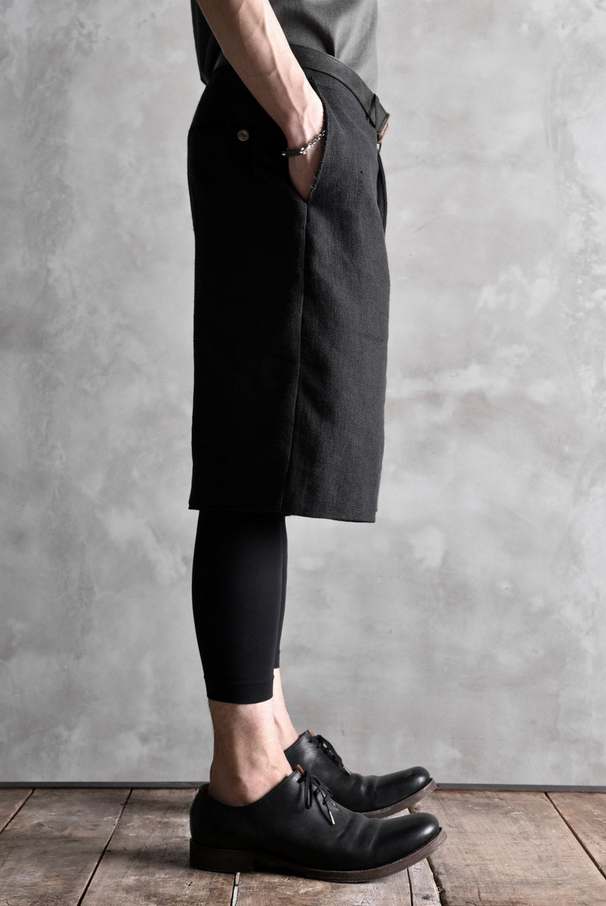 blackcrow linen-cotton woven short trousers (BLACK)