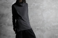 Load image into Gallery viewer, A.F ARTEFACT exclusive BomberHEAT® DRAPED HIGH NECK TOPS (DARK GREY)