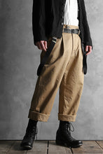 画像をギャラリービューアに読み込む, KLASICA GRIOTTE 2 TUCKED WIDE TROUSERS / CHINO CLOTH (BEIGE)