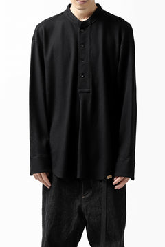 画像をギャラリービューアに読み込む, COLINA BANDED COLLAR PULLOVER SHIRT / SUPER 140s WASHABLE WOOL (BLACK)