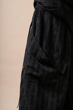 画像をギャラリービューアに読み込む, SOSNOVSKA exclusive LOADED POCKETS PANTS (BLACK STRIPE)