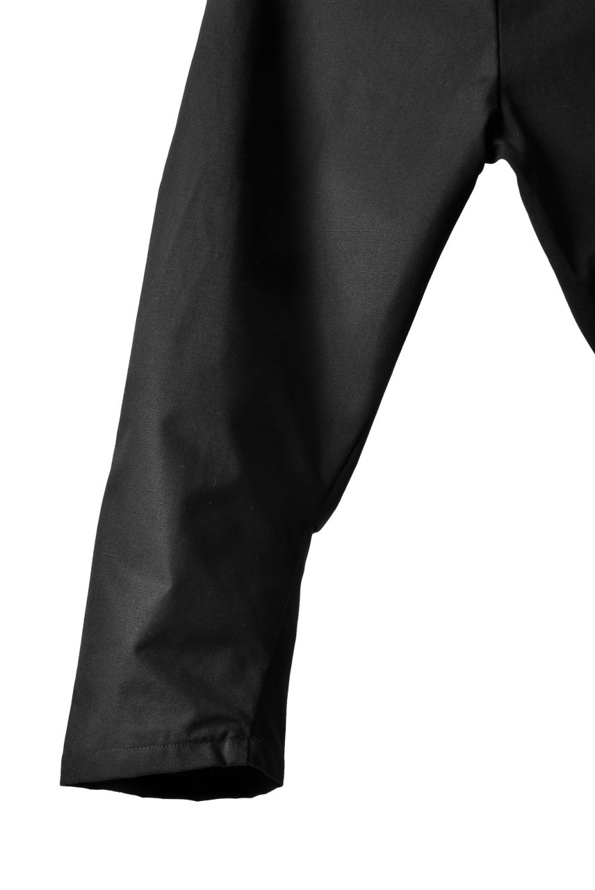 Load image into Gallery viewer, N/07 &quot;MAUSK Detail&quot; 3-DIMENSION CURVE CROPPED PANTS (BLACK)