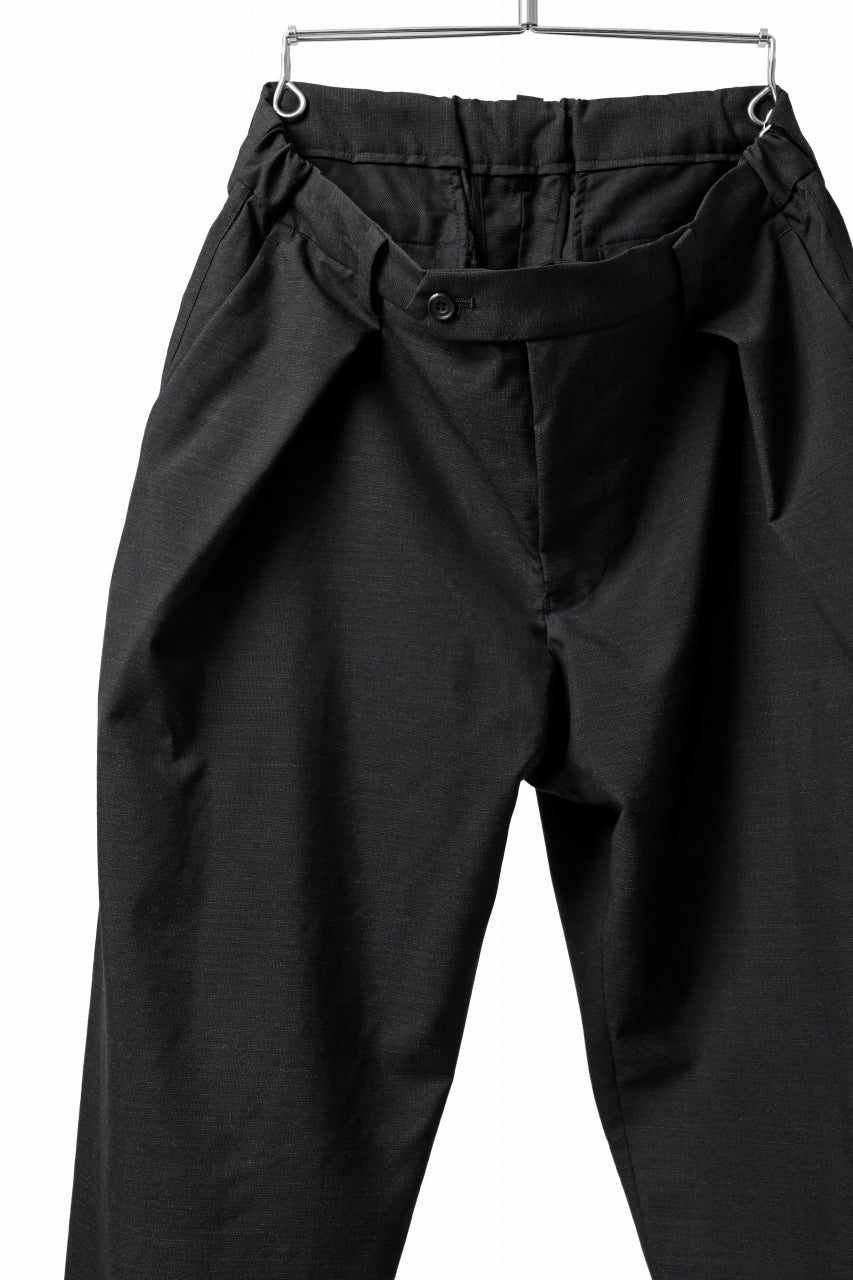 COLINA EASY TUCK PANTS / WASHABLE WOOL TROPICAL CLOTH (BLACK GREY)