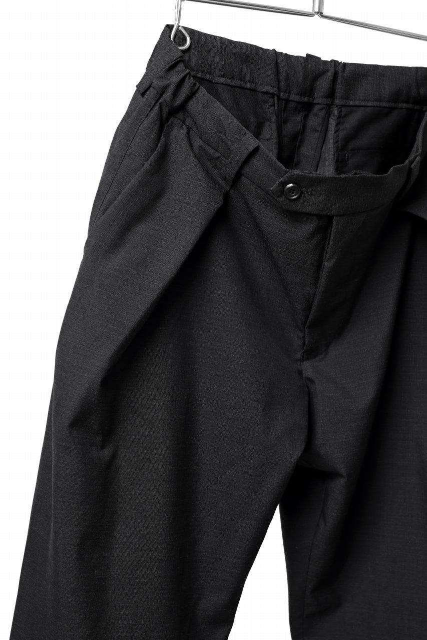 COLINA EASY TUCK PANTS / WASHABLE WOOL TROPICAL CLOTH (BLACK GREY)