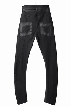 画像をギャラリービューアに読み込む, thomkrom SKINNY TROUSERS with CONTRAST SCAR STITCH / STRETCH DENIM (BLACK COATED)