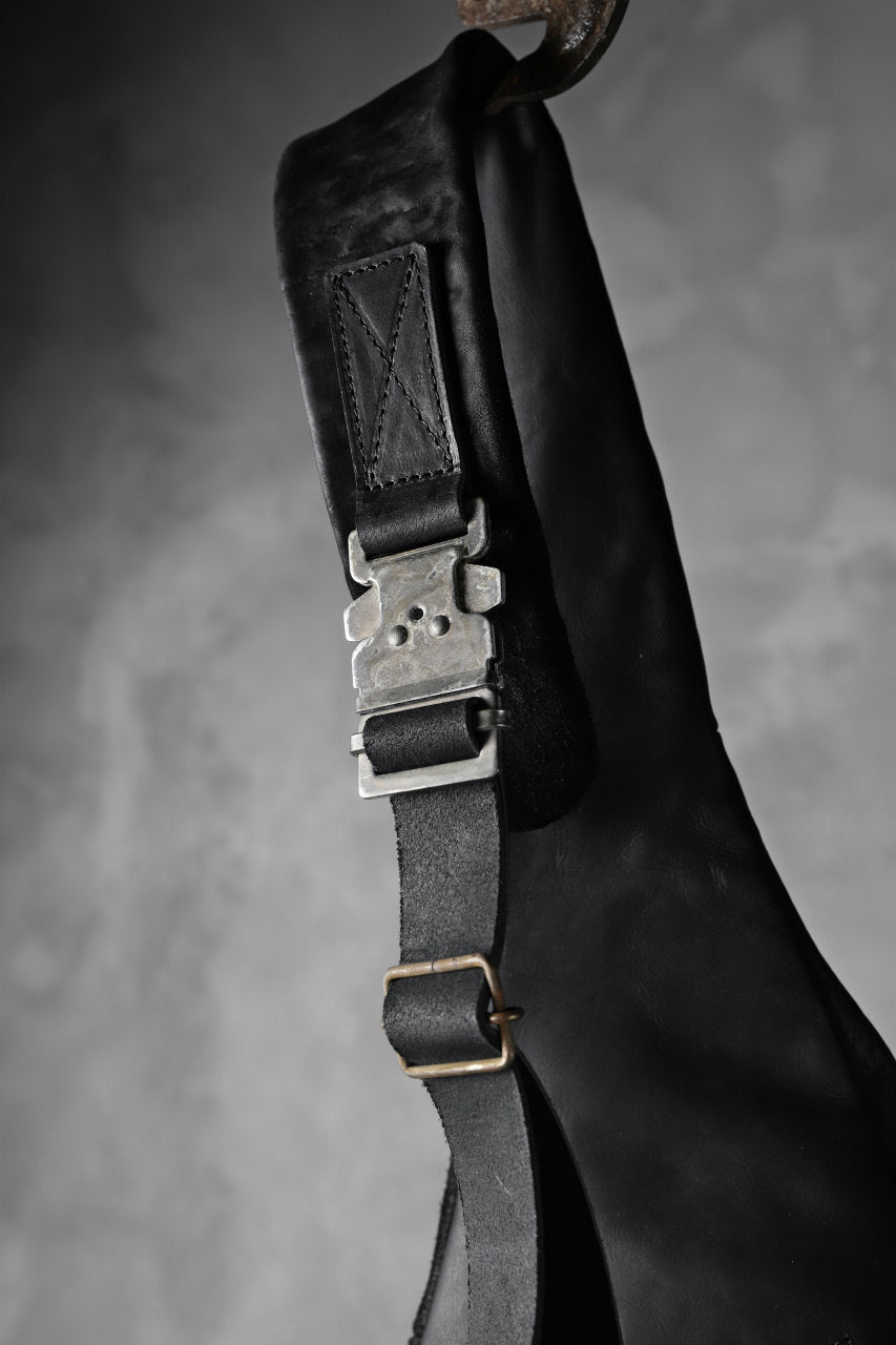 ierib exclusive One Shoulder Bag / Waxy JP Horse Butt + Nicolas Italy Vachetta (BLACK)