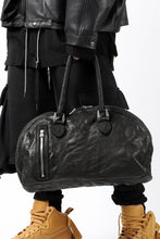 画像をギャラリービューアに読み込む, ISAMU KATAYAMA BACKLASH GYM BAG / Italy Shoulder + Steer OBJECT DYED (BLACK)