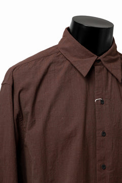 Load image into Gallery viewer, COLINA MINIMAL SHIRT / HANDSPUN COTTON RUSTIC CHAMBRAY (RED CLAY)