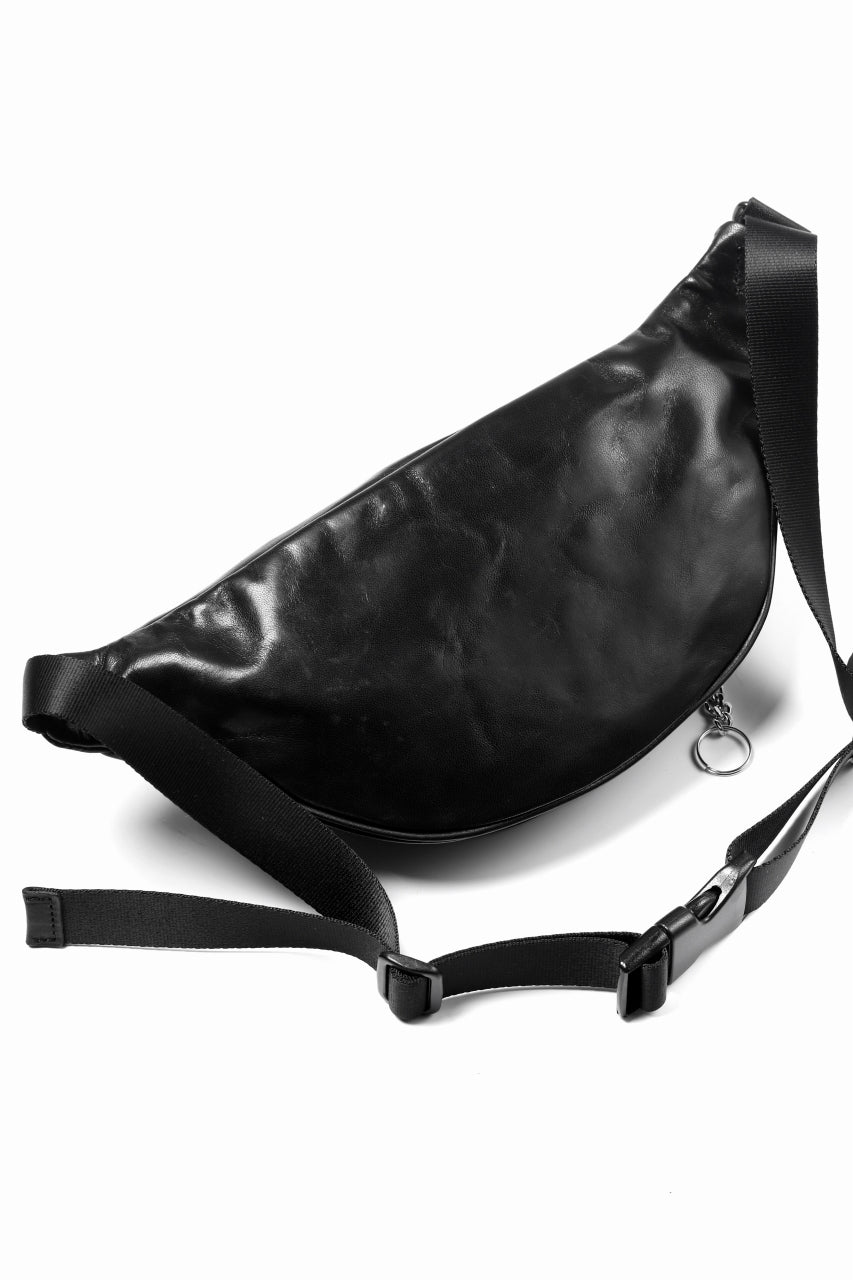 ISAMU KATAYAMA BACKLASH SMART SHOULDER BAG / WAXY HORSE (BLACK)