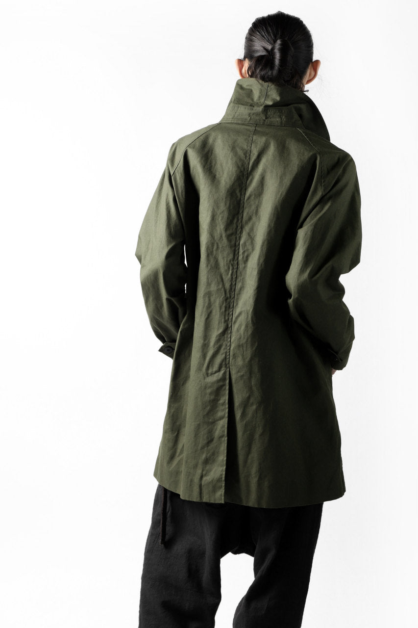 Load image into Gallery viewer, KLASICA BURRY MAC COAT / PARAFFINED COTTON (OLIVE)