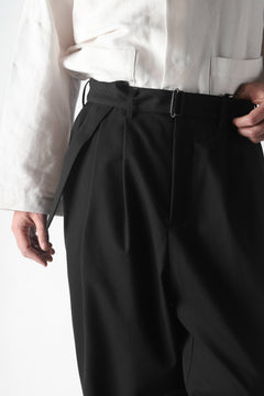 画像をギャラリービューアに読み込む, KAZUYUKI KUMAGAI Wide Tapered Trousers with Belt / Compact Strong Twill (BLACK)