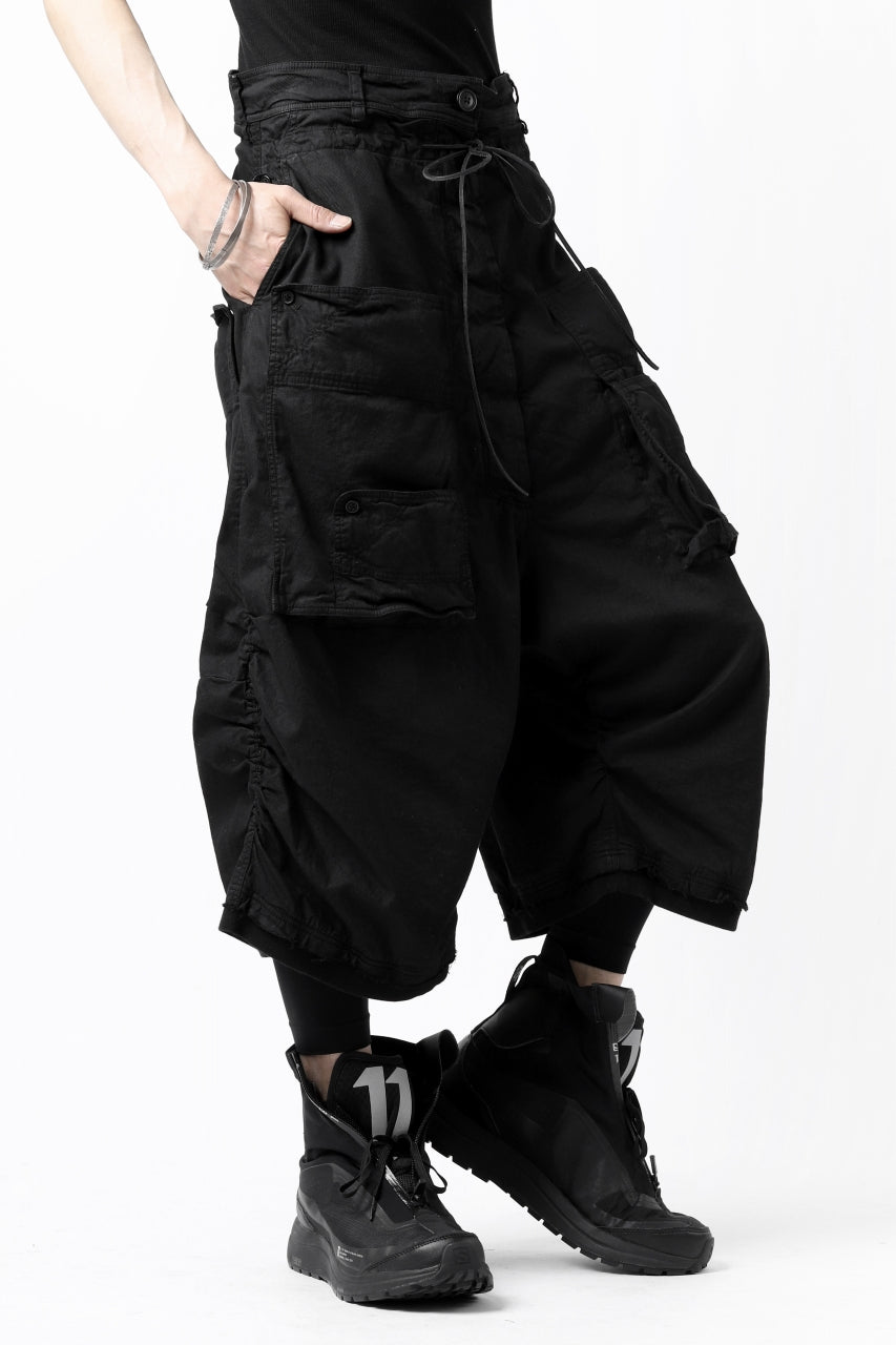 Load image into Gallery viewer, RUNDHOLZ DIP DROP CROTCH BERMUDA POCKET PANTS / DYED STRETCH TWILL (BLACK)