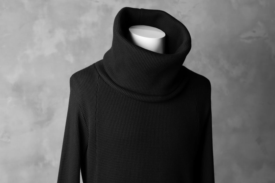 Load image into Gallery viewer, A.F ARTEFACT exclusive DUSTY WAFFLE DRAPED HIGH NECK TOPS (BLACK)