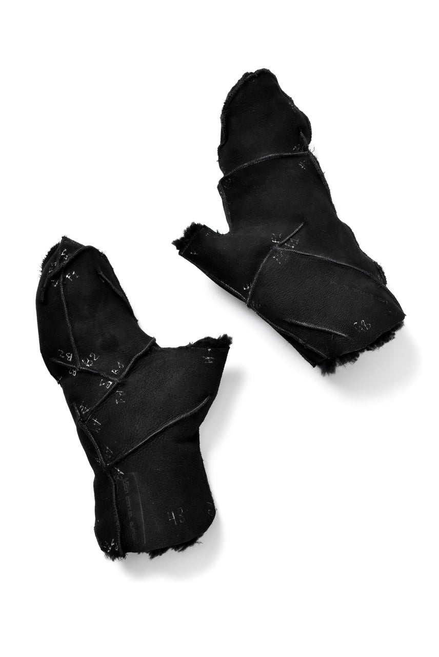 Load image into Gallery viewer, LEON EMANUEL BLANCK exclusive DISTORTION MITTEN GLOVES / CURLY MERINO SHEARLING (BLACK)