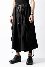 画像をギャラリービューアに読み込む, A.F ARTEFACT DRAWSTRING-HEM WIDE CARGO PANTS (BLACK)