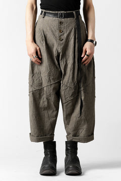 Load image into Gallery viewer, YUTA MATSUOKA cross switch cropped pants / spec dyed canvas (khaki)