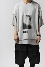Load image into Gallery viewer, A.F ARTEFACT &quot;TWINS&quot; ICE DYEING LAYERED OVER SIZE TOPS (GREY)