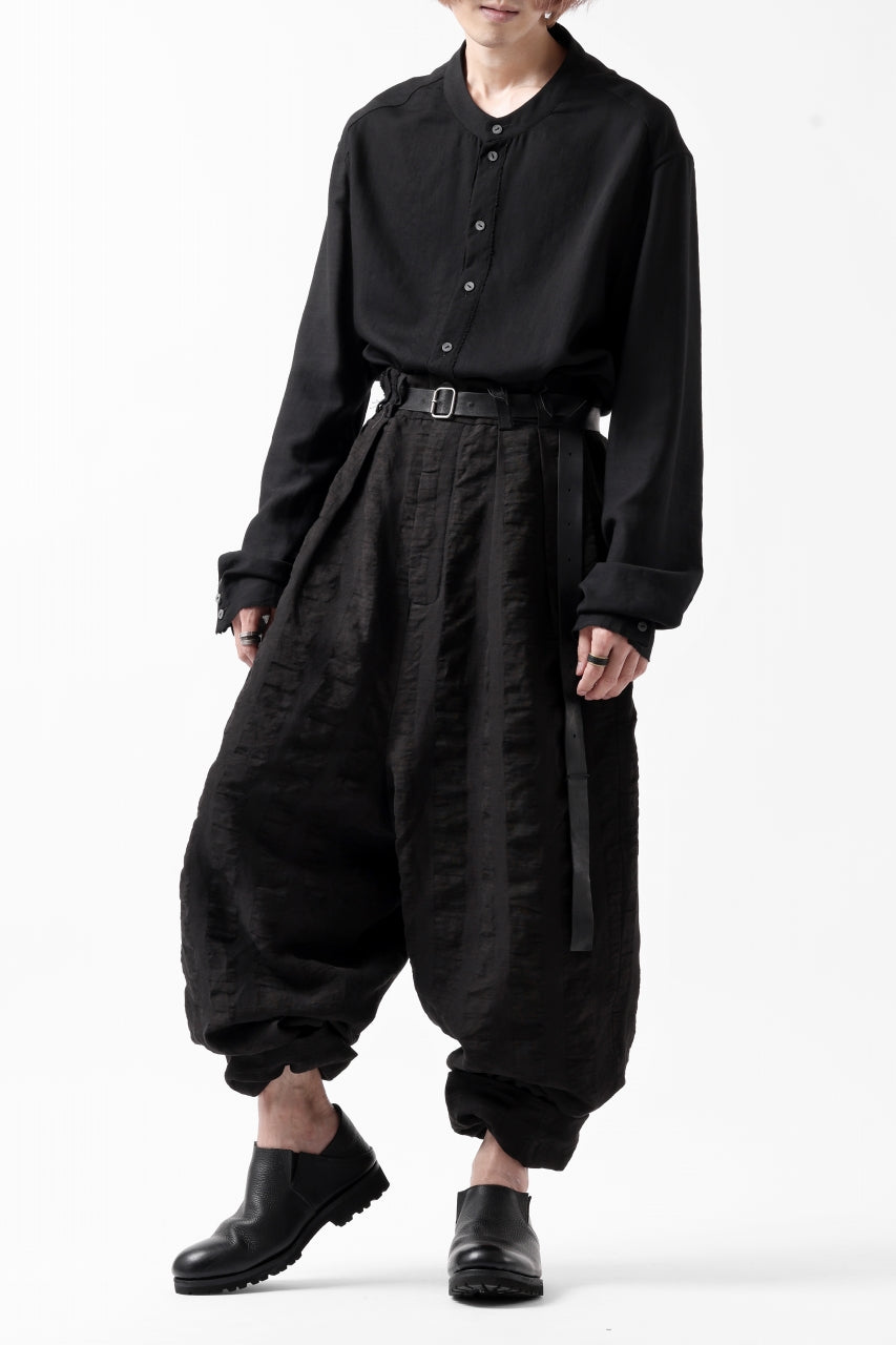 画像をギャラリービューアに読み込む, SOSNOVSKA SQUEEZED STRIPE PANTS (BLACK)