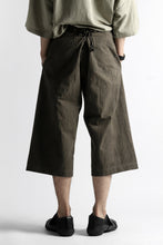画像をギャラリービューアに読み込む, daska marin short pants / cotton linen sumi dyed (KHAKI BROWN)