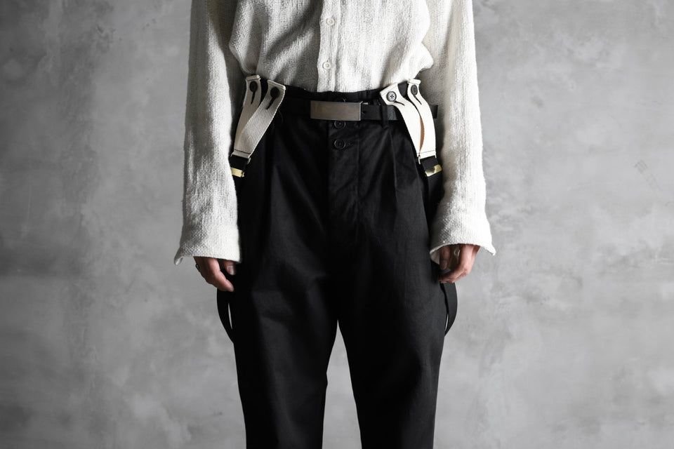 Load image into Gallery viewer, KLASICA MORROW HIGH RISE 3 TUCKED TAPERED TROUSERS / CHINO CLOTH (BLACK)