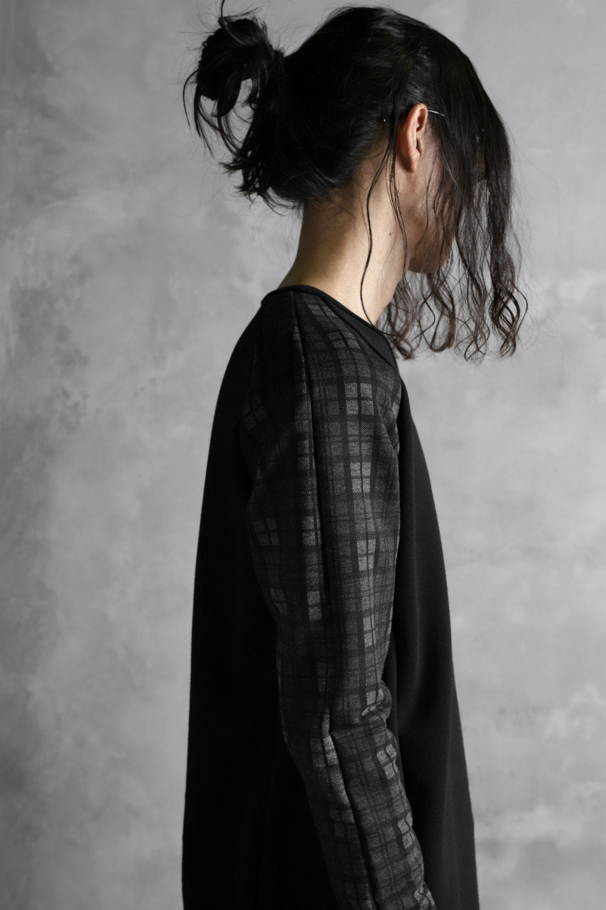 Load image into Gallery viewer, A.F ARTEFACT exclusive BomberHEAT® PLAID RAGLAN TOPS (BLACK×GREY)