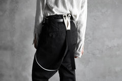 画像をギャラリービューアに読み込む, KLASICA MORROW HIGH RISE 3 TUCKED TAPERED TROUSERS / CHINO CLOTH (BLACK)