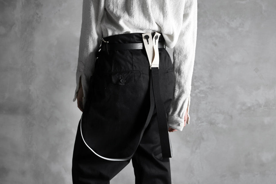 Load image into Gallery viewer, KLASICA MORROW HIGH RISE 3 TUCKED TAPERED TROUSERS / CHINO CLOTH (BLACK)