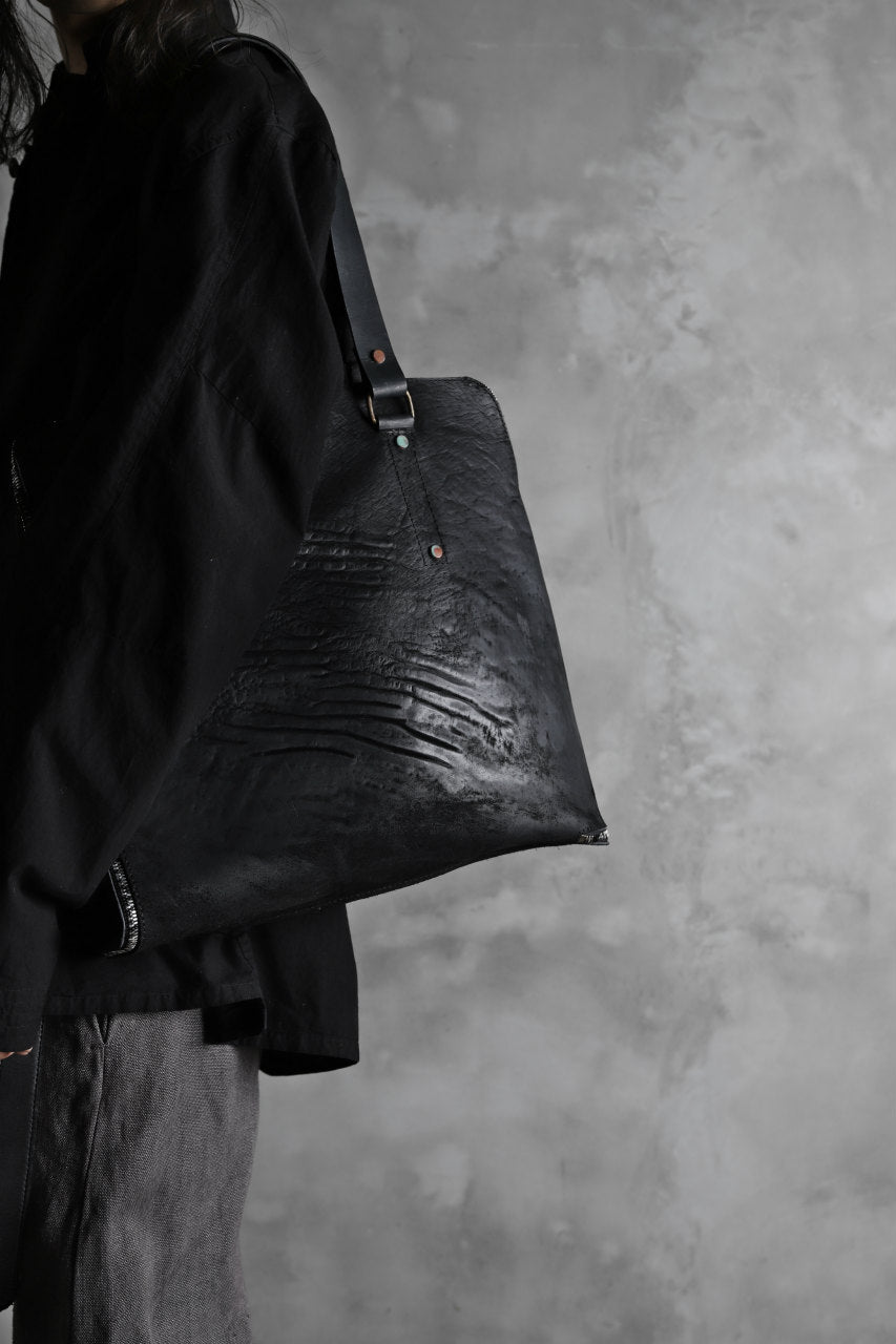 Load image into Gallery viewer, ierib exclusive onepiece tote bag / waxy JP culatta (BLACK)