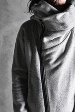 画像をギャラリービューアに読み込む, N/07 Wrap Hooded Jacket / Woolring Fleece (MELANGE GREY)