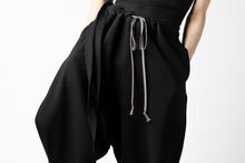 Load image into Gallery viewer, A.F ARTEFACT exclucive TUCKED VOLUME WIDE PANTS / L.WEIGHT SWEAT (BLACK)