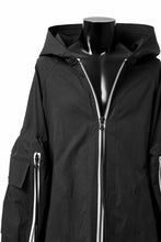 Load image into Gallery viewer, A.F ARTEFACT exclusive BIG POCKET HOODIE ZIP BLOUSON (BLACK x WHITE)