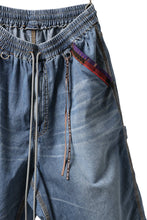 Load image into Gallery viewer, mastermind JAPAN WIDE TAPERED PANTS / 2WAY STRETCH DENIM (INDIGO)